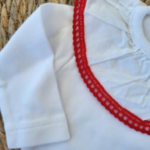 Body blanco con encaje rojo