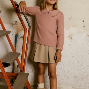 blusa rosa maquillaje bordada